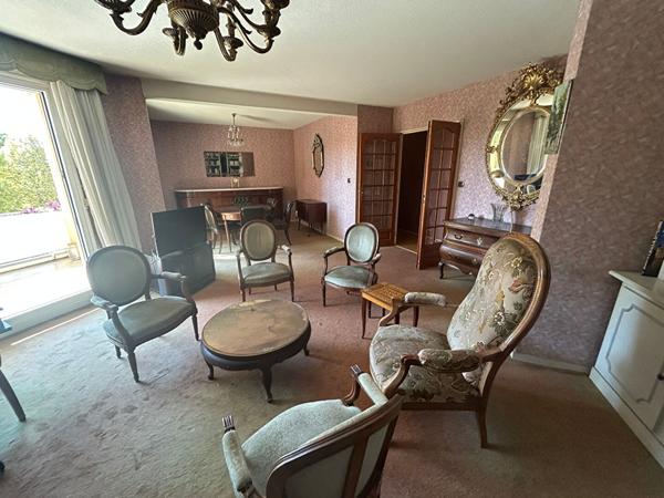 le raisin Toulouse Appartement T4 102 m2 avec ascenseur balcon et terrasse