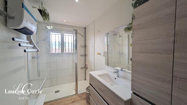 Maison T6 de 155m² avec véranda et garage