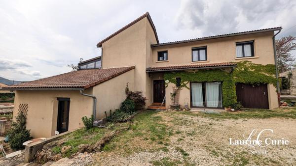 Maison T6 de 155m² avec véranda et garage