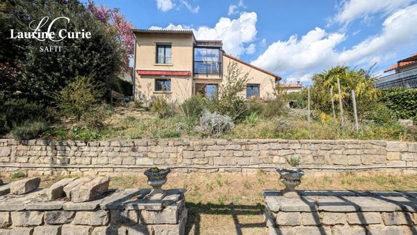 Maison T6 de 155m² avec véranda et garage