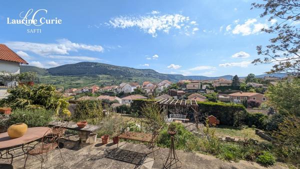Maison T6 de 155m² avec véranda et garage