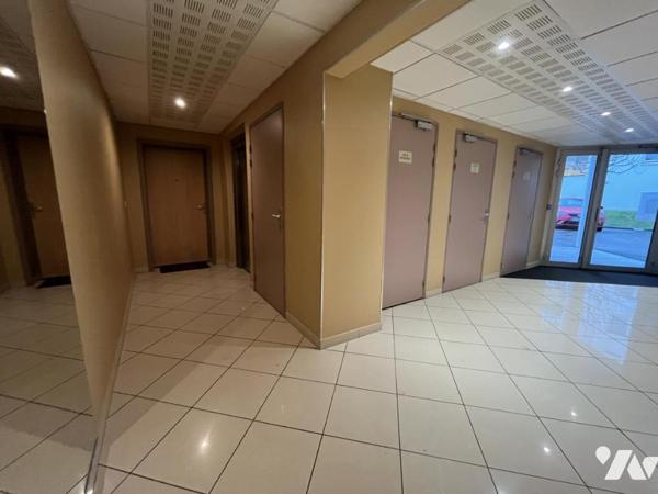 APPARTEMENT LUMINEUX AVEC TERRASSE ET GARAGE AU SEIN D'UNE COPROPRIETE DE 2007