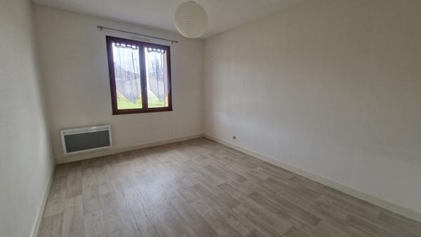 Plain-pied fonctionnel avec garage aménageable et terrain de 750 m²