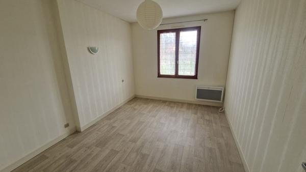 Plain-pied fonctionnel avec garage aménageable et terrain de 750 m²