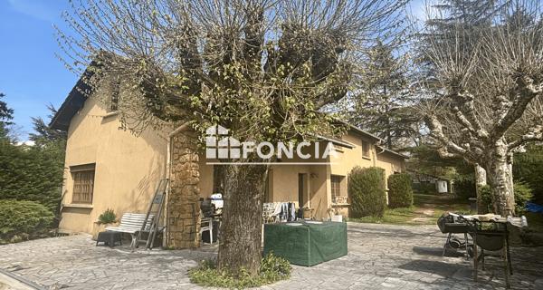 À vendre Maison 8 pièces 300 m² - ÉCully 69130