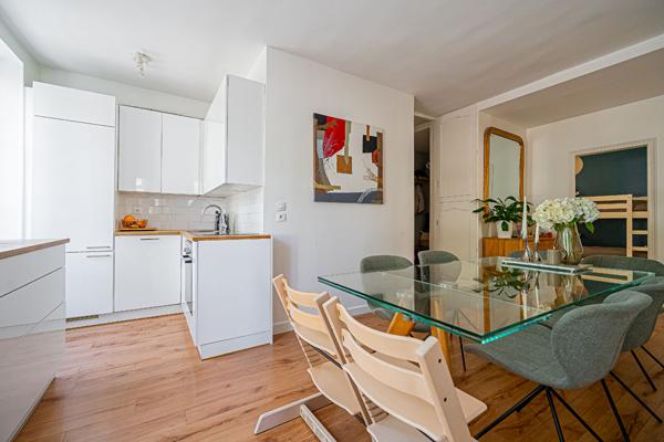 Appartement d'angle 4p/2 chambres Paris 15è limité 7ème