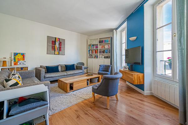 Appartement d'angle 4p/2 chambres Paris 15è limité 7ème