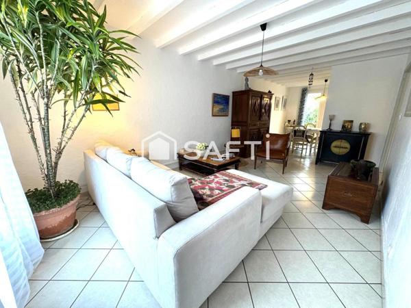 MAISON AVEC JARDIN ET UN GARAGE