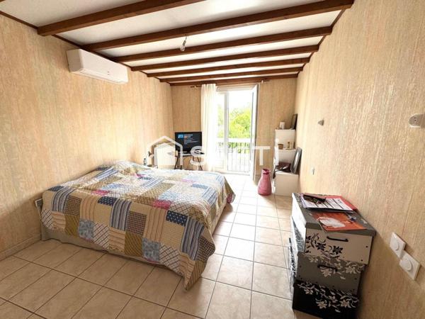 MAISON AVEC JARDIN ET UN GARAGE