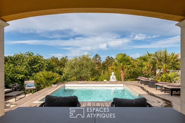 Propriété familiale néo-provençale et sa vue dégagée sur la nature