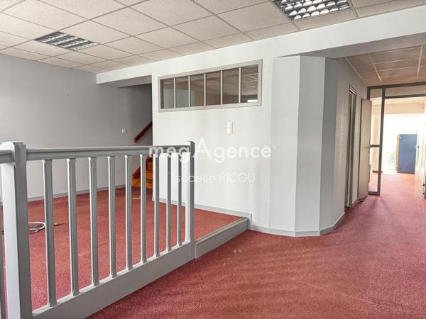 Immeuble à MARENNES, 17320 - 156m²