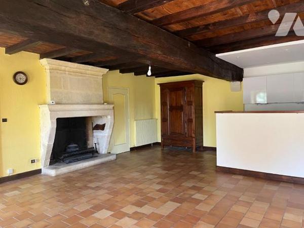 maison  à Vendre à Nérigean (33750) en Gironde (33), sur 2168 m² de terrain belle maison ancien...