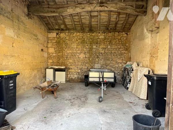 maison  à Vendre à Nérigean (33750) en Gironde (33), sur 2168 m² de terrain belle maison ancien...