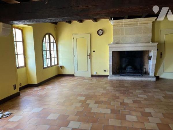maison  à Vendre à Nérigean (33750) en Gironde (33), sur 2168 m² de terrain belle maison ancien...