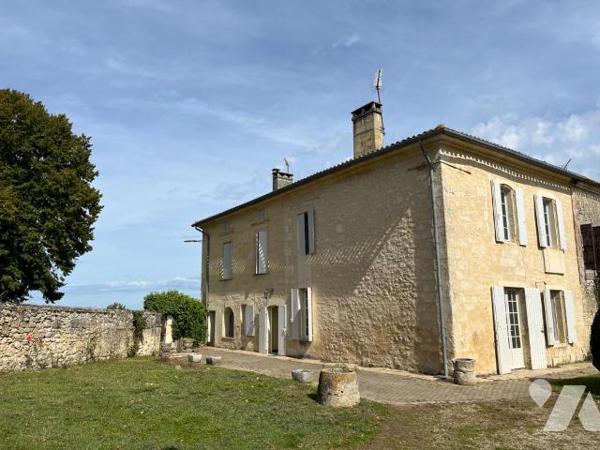 maison  à Vendre à Nérigean (33750) en Gironde (33), sur 2168 m² de terrain belle maison ancien...