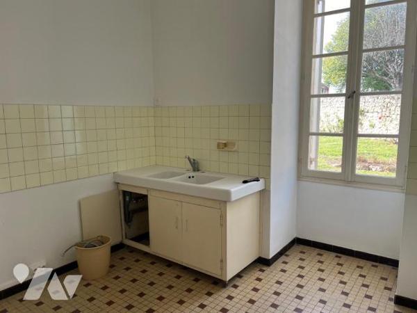 maison  à Vendre à Nérigean (33750) en Gironde (33), sur 2168 m² de terrain belle maison ancien...