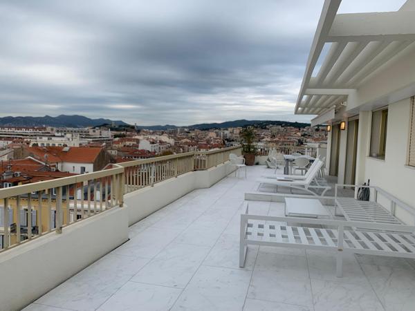Cannes- Banane  OFF MARKET, Roof-top , 150 m² 5 pièces terrasse 180 m² et vue mer