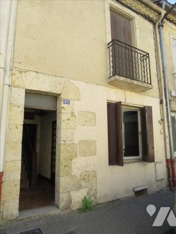 VIC-FEZENSAC, Maison de ville 77 m² + cave jardin