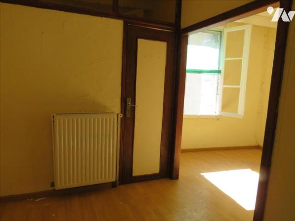 VIC-FEZENSAC, Maison de ville 77 m² + cave jardin