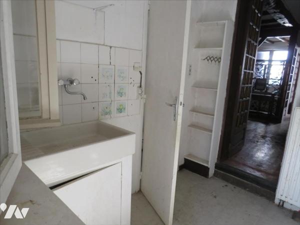 VIC-FEZENSAC, Maison de ville 77 m² + cave jardin