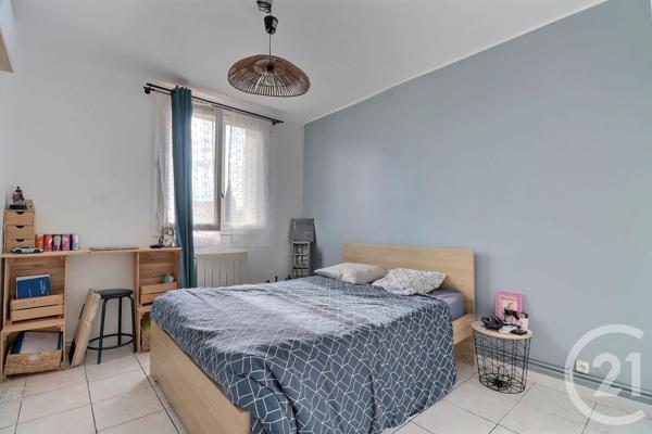 Appartement T4 à vendre  4 pièces - 68,19 m2 ST RAPHAEL - 83