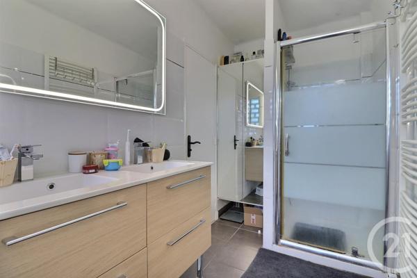 Appartement T4 à vendre  4 pièces - 68,19 m2 ST RAPHAEL - 83