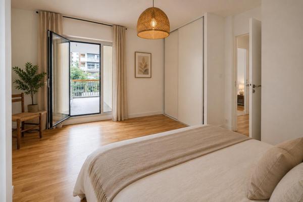 Paris 11e Saint-Ambroise | 4 p de 90 m² rénové avec balcon filant de 16 m²