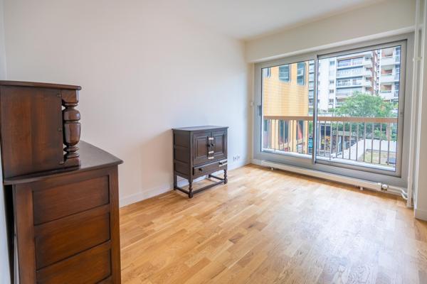 Paris 11e Saint-Ambroise | 4 p de 90 m² rénové avec balcon filant de 16 m²