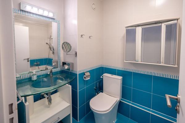 Paris 11e Saint-Ambroise | 4 p de 90 m² rénové avec balcon filant de 16 m²