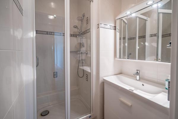 Paris 11e Saint-Ambroise | 4 p de 90 m² rénové avec balcon filant de 16 m²