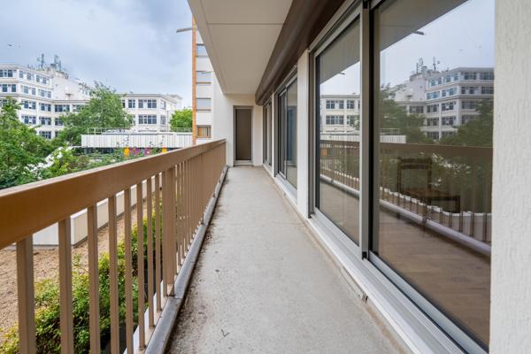 Paris 11e Saint-Ambroise | 4 p de 90 m² rénové avec balcon filant de 16 m²