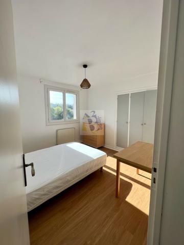 Vente appartement Angouleme (16000), 61.00m² avec 3 pièce(s) dont 2 chambre(s). Agence Allard Brimeaud