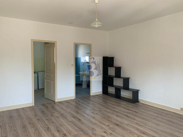 Location t1 Angouleme (16000), 33.24m² avec 1 pièce(s). Agence Allard Brimeaud