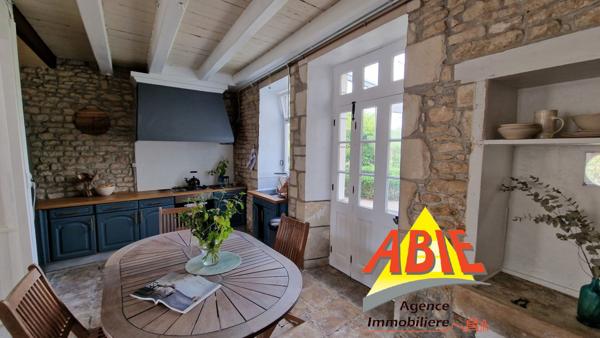 Maison  6 pièce(s)  4 chambre(s)  150 m²