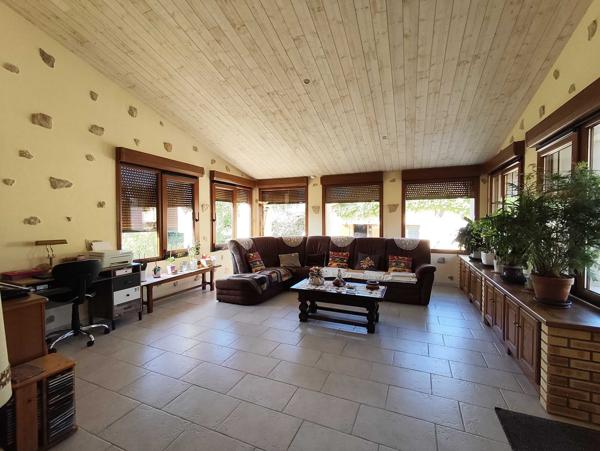 SPACIEUSE MAISON CHARENTAISE A LA CAMPAGNE