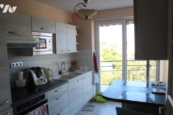 NIORT, SECTEUR QUAI METAYER-PETIT LECLERC, TRES BEL APPARTEMENT AVEC TERRASSE ET PARKING