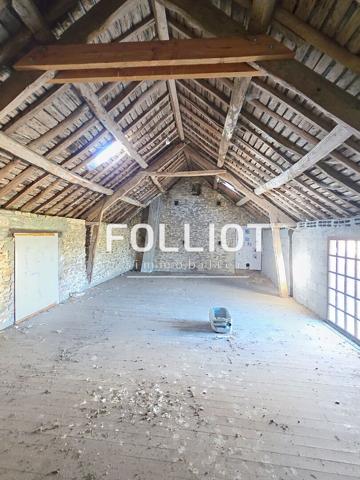 Corps de ferme Le Molay Littry 5 pièce(s), 55 000 m² de terrain avec bâtiments