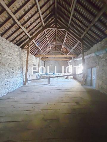 Corps de ferme Le Molay Littry 5 pièce(s), 55 000 m² de terrain avec bâtiments