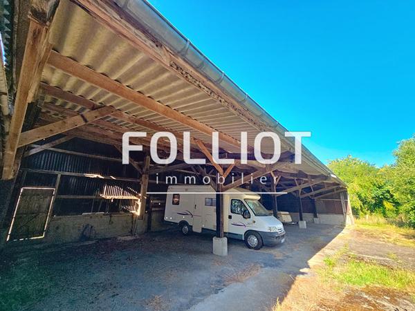 Corps de ferme Le Molay Littry 5 pièce(s), 55 000 m² de terrain avec bâtiments