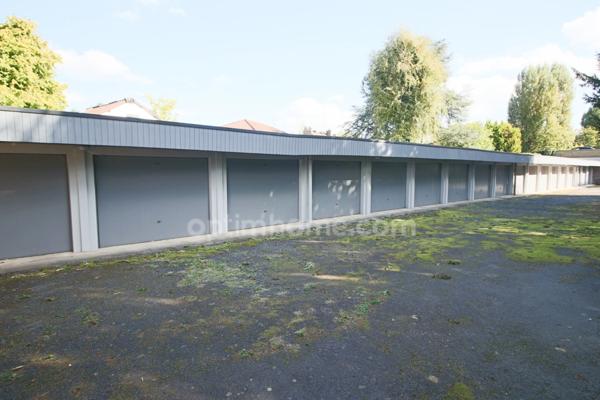 Marcq-en-Baroeul Croisé Laroche - Appartement 3 chambres 127 m2 habitables + 2 garages + cave + pièce de service