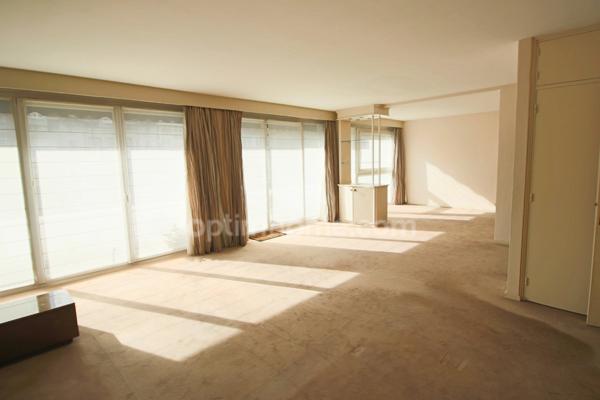 Marcq-en-Baroeul Croisé Laroche - Appartement 3 chambres 127 m2 habitables + 2 garages + cave + pièce de service