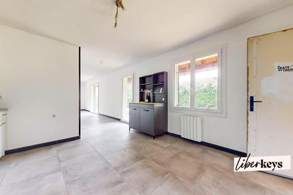 VILLA DE PLAIN PIED - TERRAIN 1050 M² - 91 M² HABITABLE - 3 CHAMBRES - GARAGE
