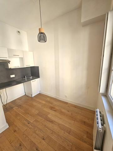 BORDEAUX SAINT PIERRE ; APPARTEMENT T1