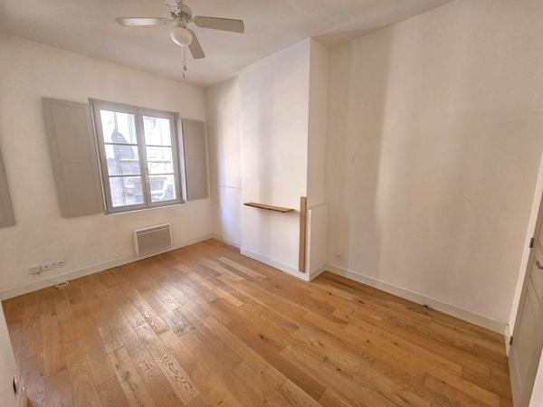 BORDEAUX SAINT PIERRE ; APPARTEMENT T1