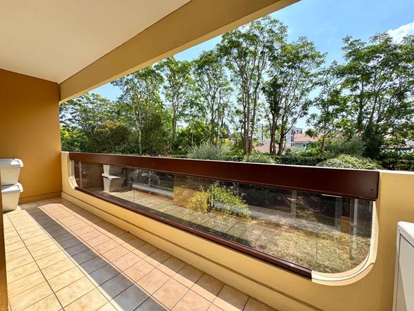 T3 traversant avec balcon à TALENCE Fauvette
