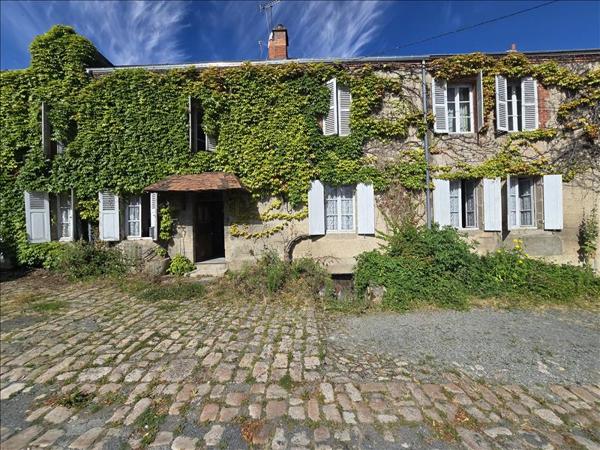 Maison à vendre |  Châtelus-Malvaleix |  6 pièces | 190 m²