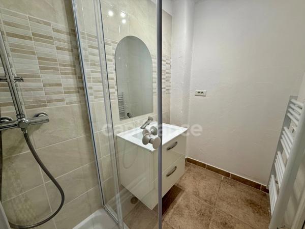 Maison à vendre 2 pièces LAURIS (84)