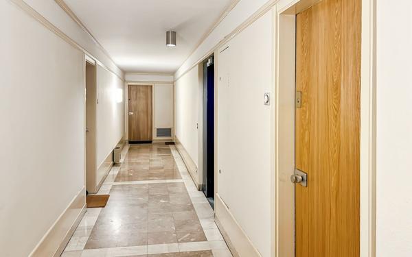 Appartement à vendre    2 pièces • 52,49 m2 Versailles