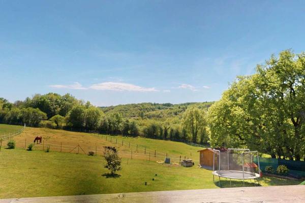 Maison contemporaine - Sarlat-la-caneda Entre Sarlat et Montignac, maison contemporaine en parfait état, située au calme avec jolie vue sur la campagne.