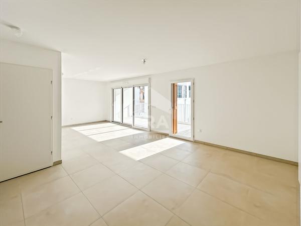 Appartement T4 de 78m², avec terrasse et garage,  Marseille 13006